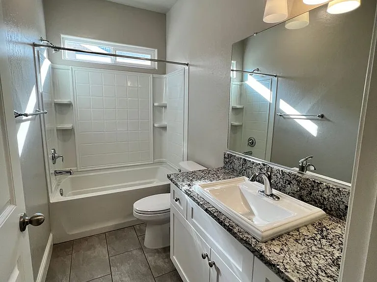 2137 La Vona Ave — Photo 29