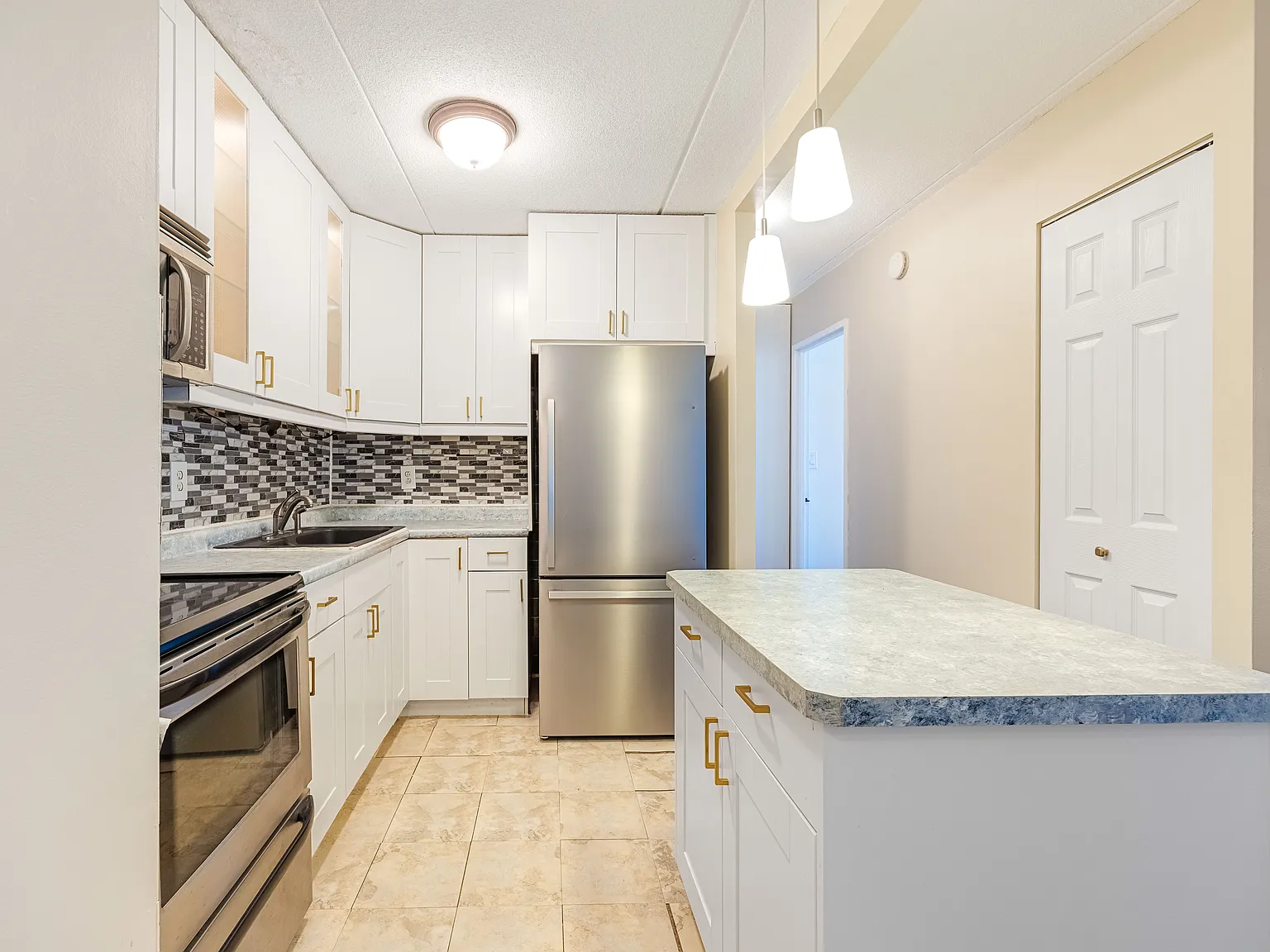 1 bed, 785 sqft, $2,395 — Photo 1