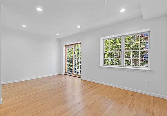 5th image of 1829 E 13th St APT 2A