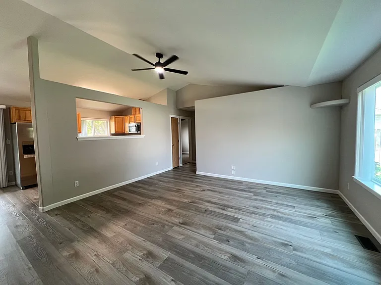 1351 Yost Cir NE — Photo 7