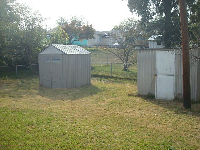 2nd image of 4103 Hickory Ave