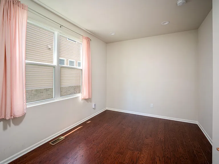 2825 Dillon Dr — Photo 16