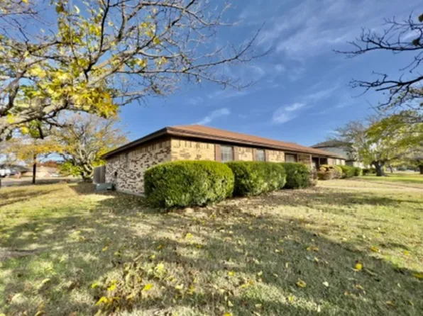 1401 N Nolan River Rd APT A, Cleburne, TX 76033