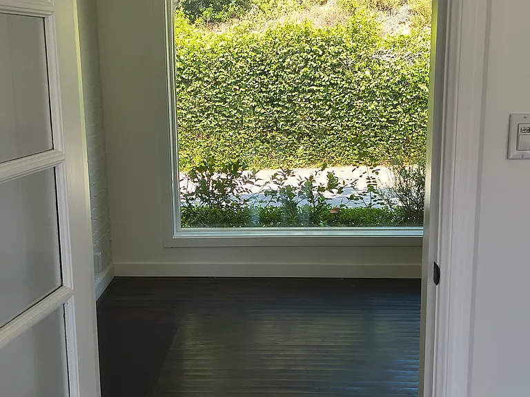 2828 Benedict Canyon Dr — Photo 35