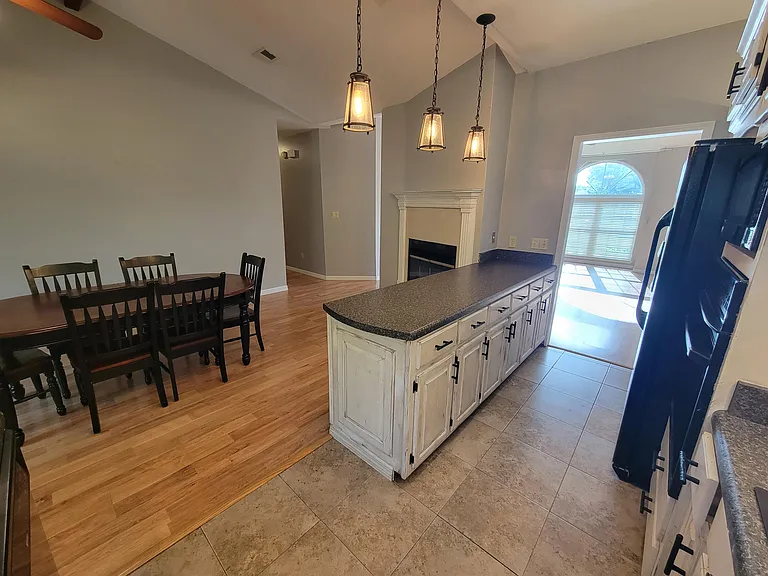 2225 Prytania Cir — Photo 9
