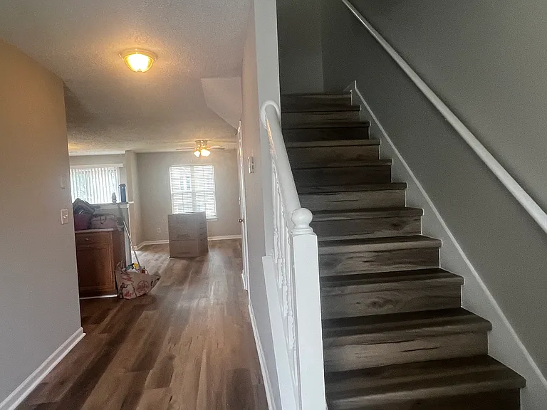 1000 Maple Valley Ct — Photo 3