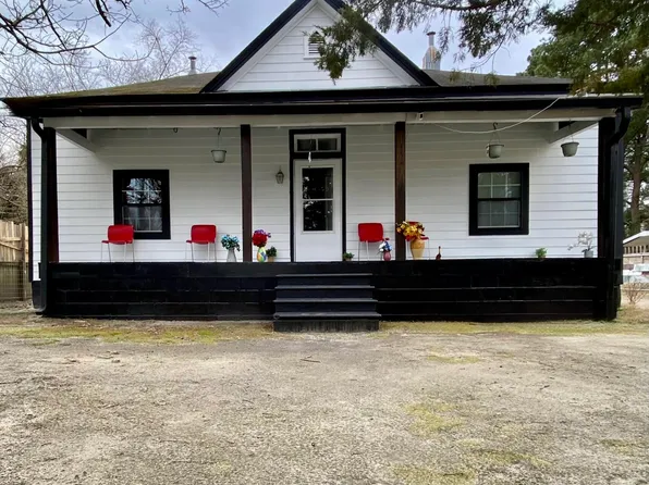 332 Chavasse Ave, Henderson, NC 27536