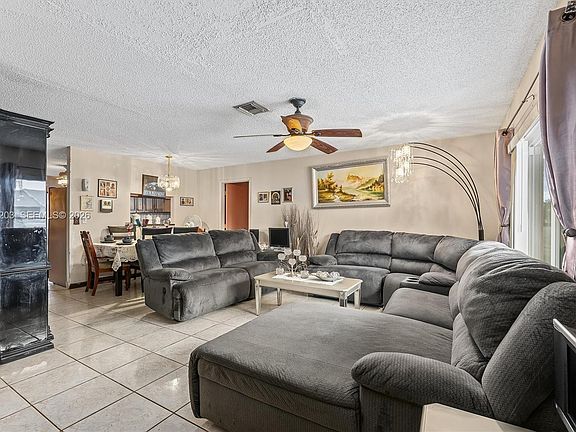 4th image of 6189 Moonbeam Dr