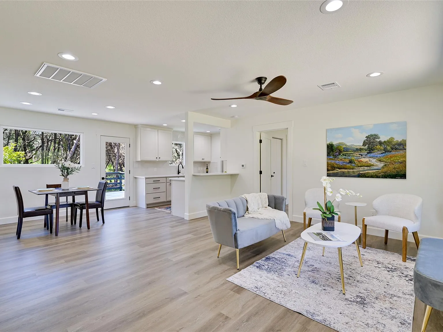 2 bed, 2.0 bath, 1200 sqft, $2,500 — Photo 4