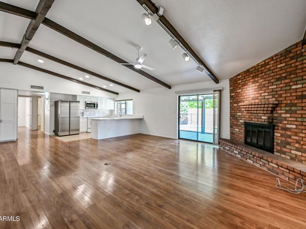 1218 E Vinedo Ln