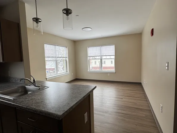 44 Central St, Central Falls, RI