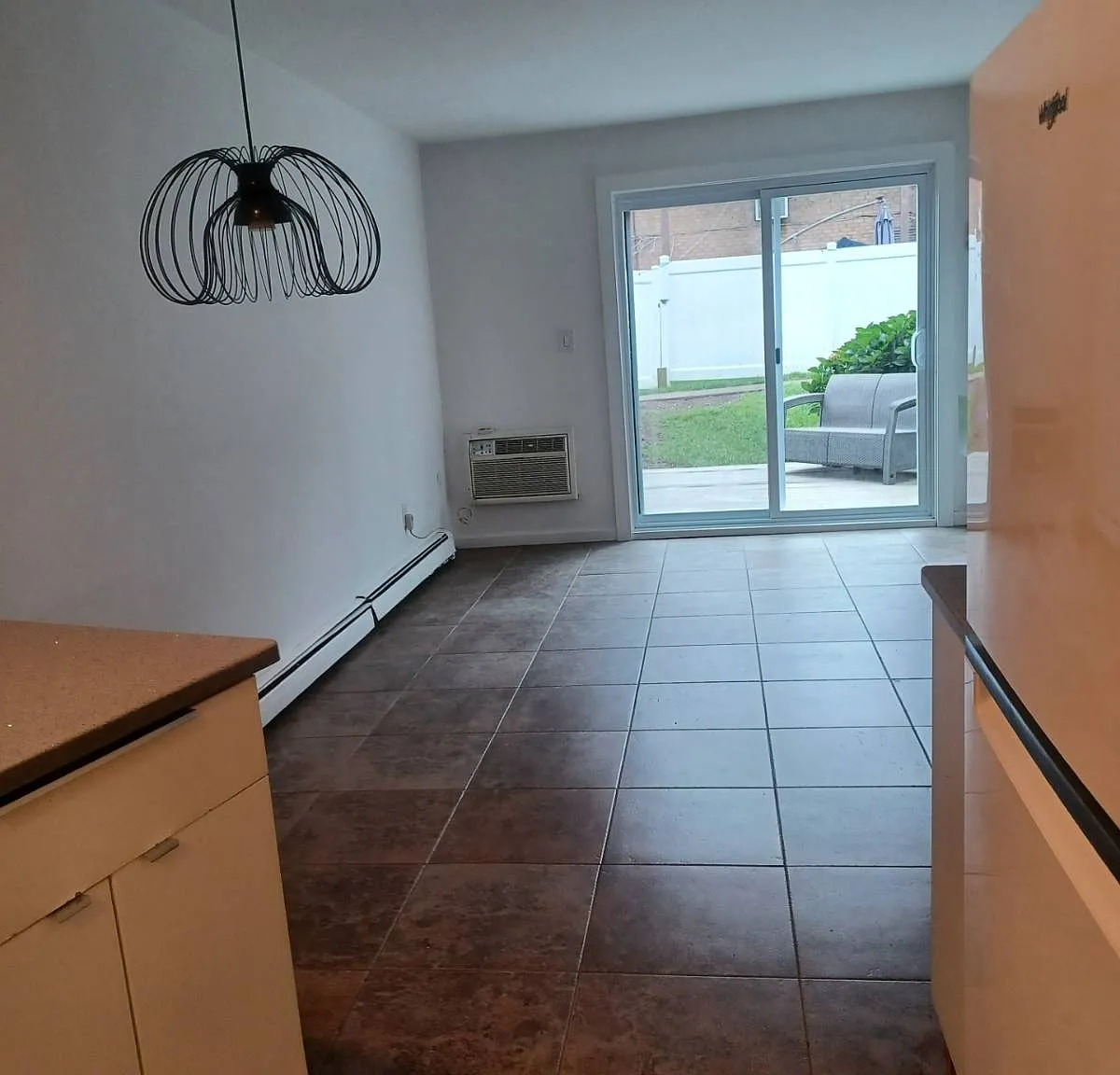 1 bed, 1.0 bath, 600 sqft, $1,950 — Photo 2