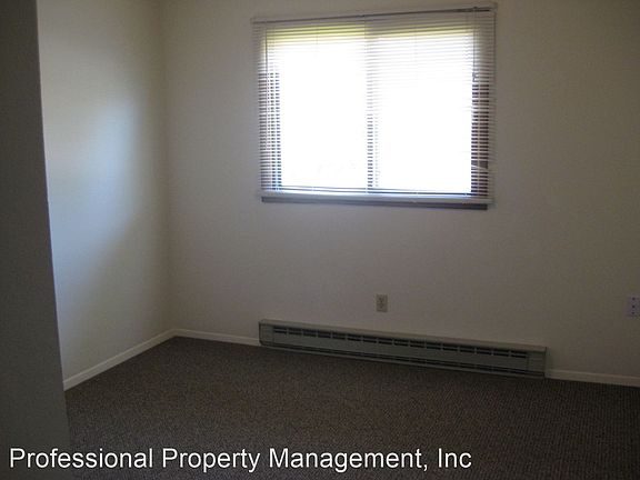 3rd image of 2304 Hillview Ct APT 4