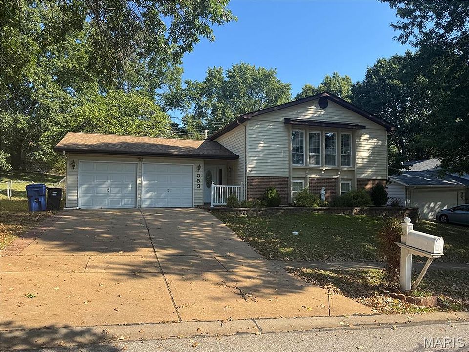 1st image of 353 Bellestri Dr
