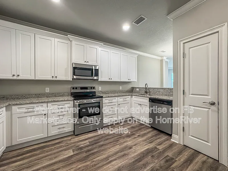 3 bed, 3.0 bath, 1715 sqft, $2,050 — Photo 1