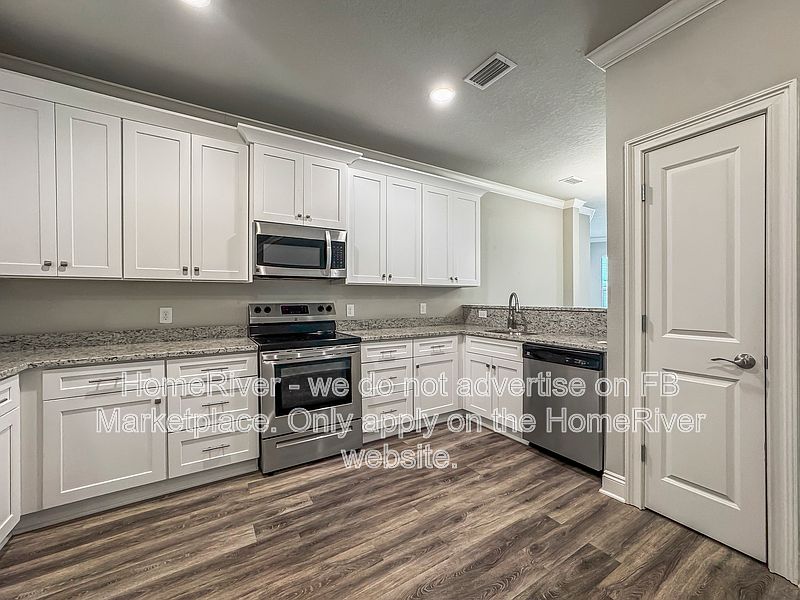 1st image of 7297 Majestic Blvd