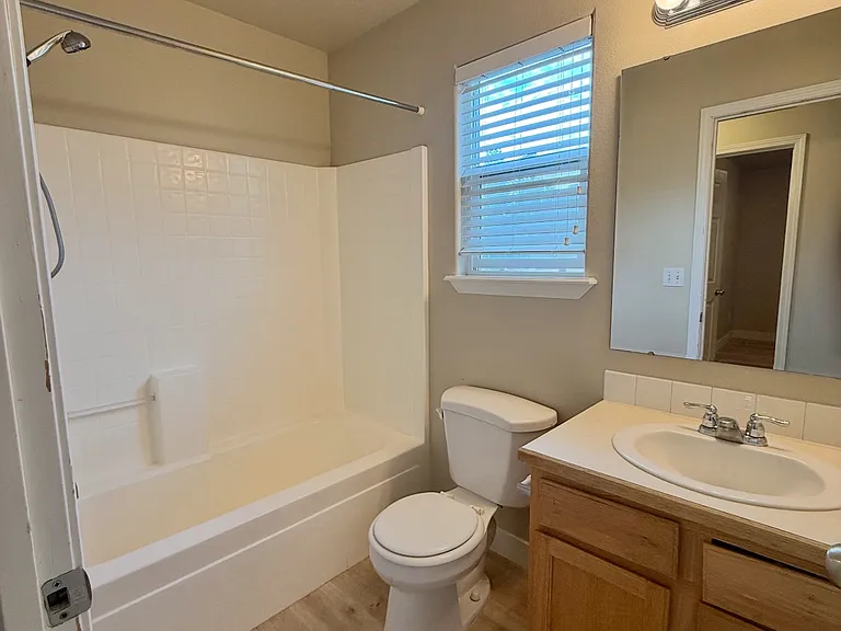 1779 N Veridian Ave — Photo 9