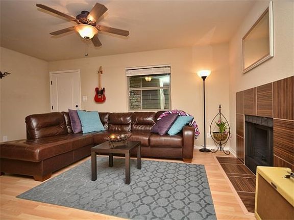 Again, there's plenty of space for furniture and great traffic flow for all you entertainers out there!