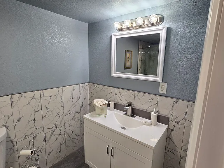 13819 Fillmore St — Photo 11