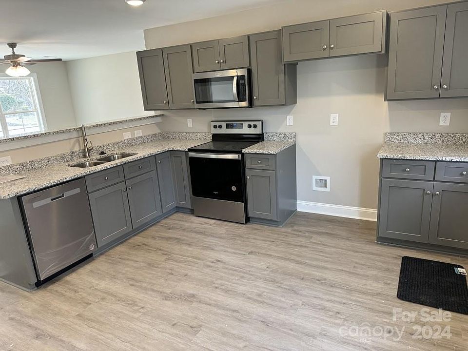 2nd image of 504 Rosemont Ave