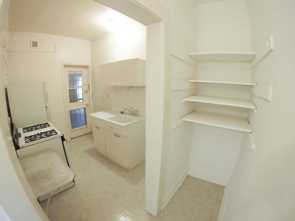 4th image of 210 Juniper St APT 6
