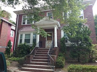 27 Lawton St, Brookline, MA 02446