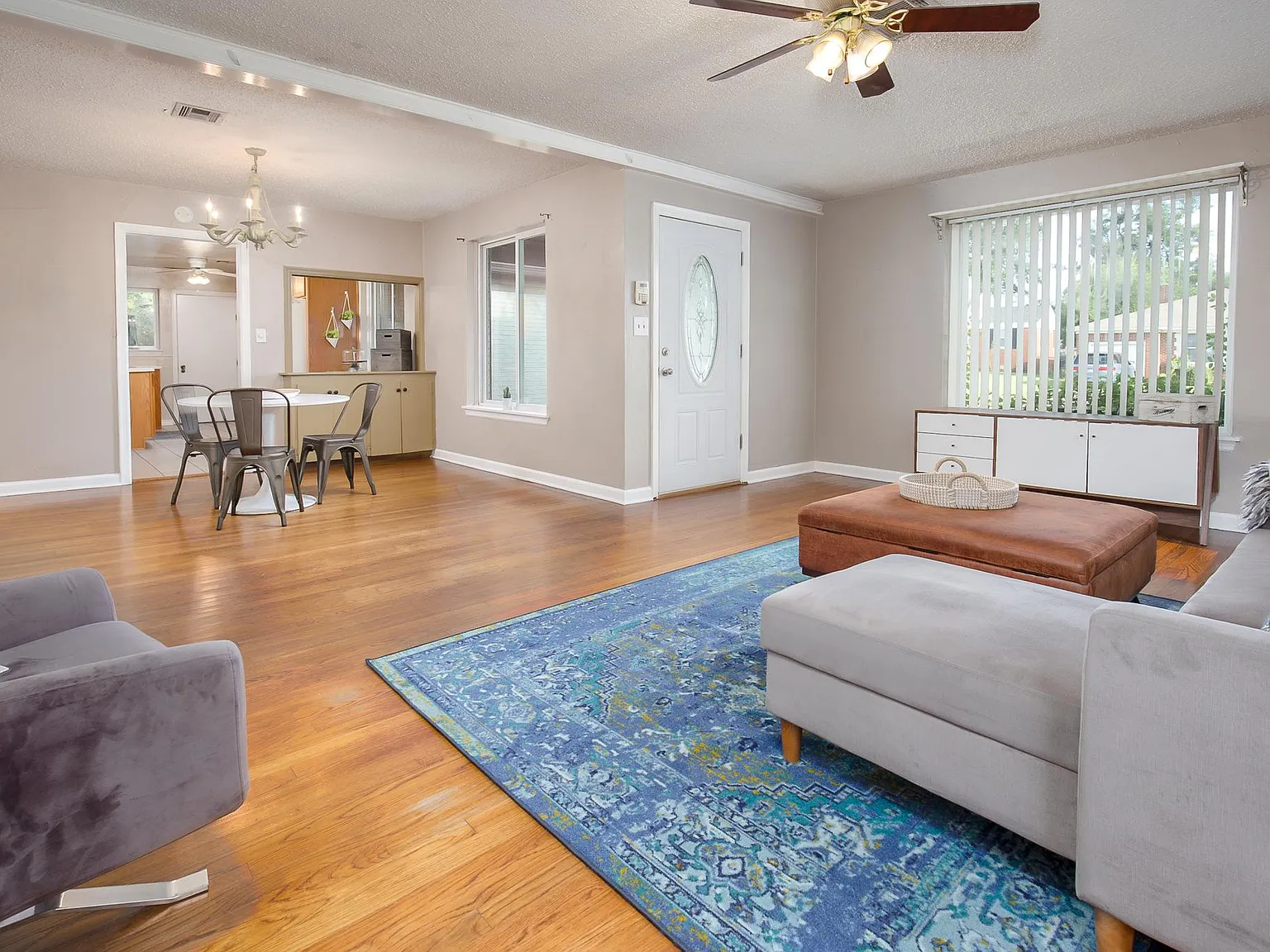 3 bed, 1388 sqft, $1,599 — Photo 3