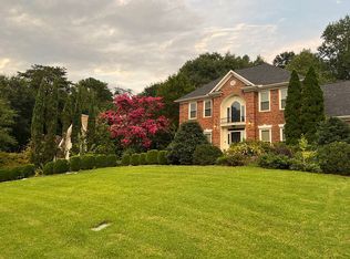 7 Golf View Ln, Greenville, SC 29609