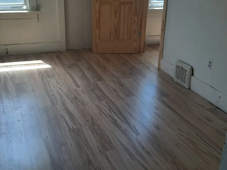 109 Sobieski St — Photo 10