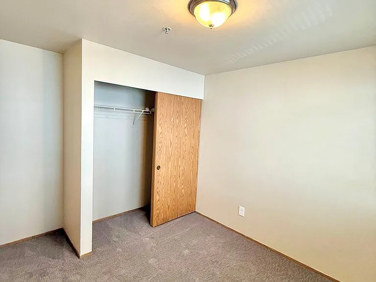 Montlake Villas — Photo 15