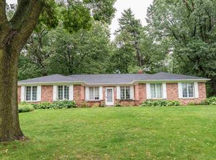417 Cricket Ct, Green Bay, WI 54302