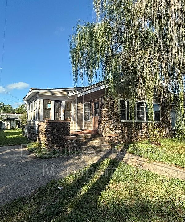 1st image of 413 44th St