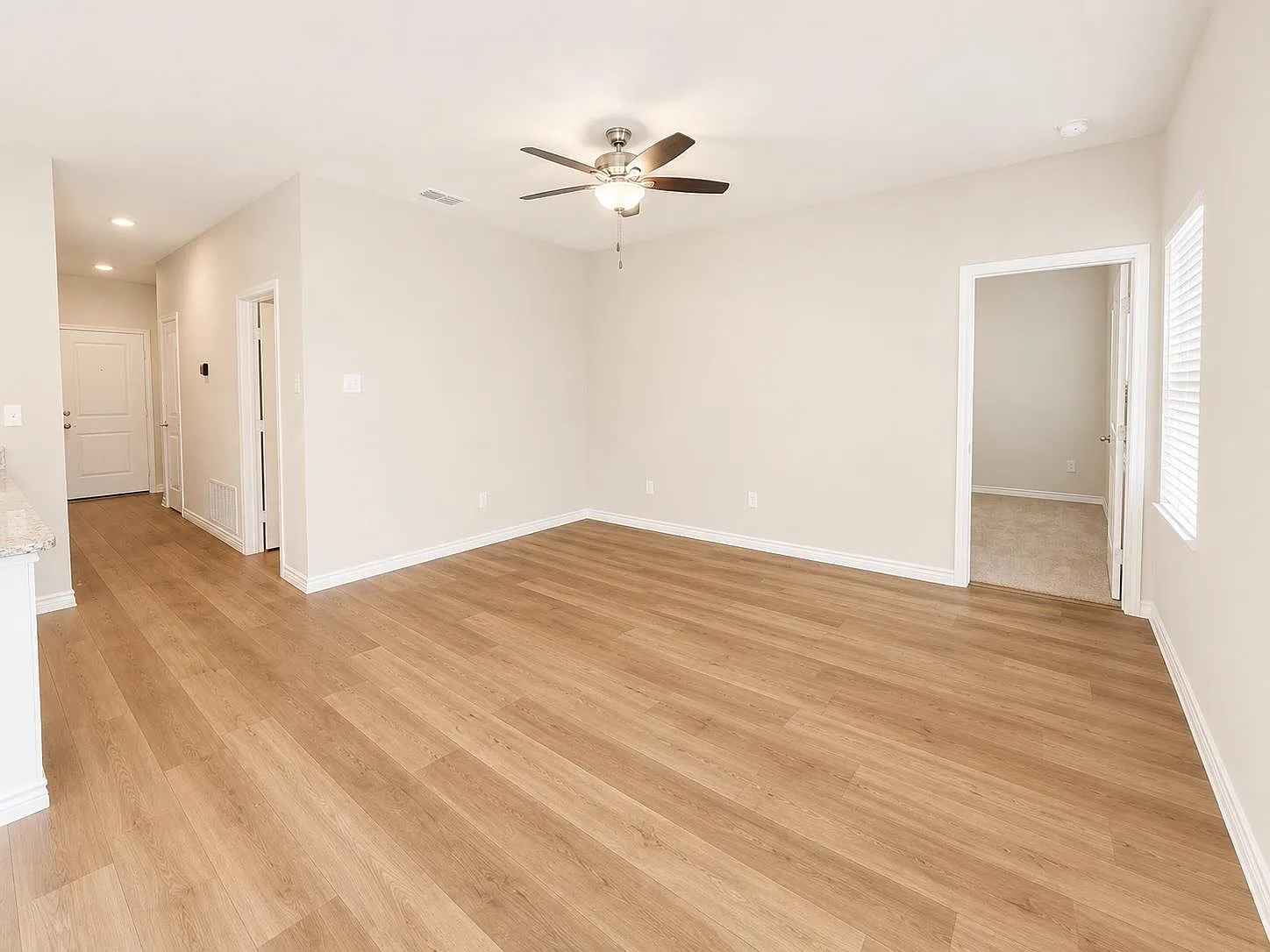 3 bed, 2.0 bath, 1234 sqft, $2,200 — Photo 3