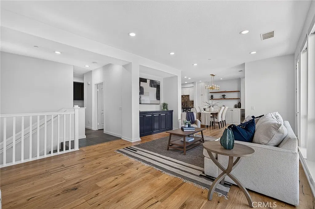 3 bed, 2.5 bath, 1790 sqft, $5,395 — Photo 4