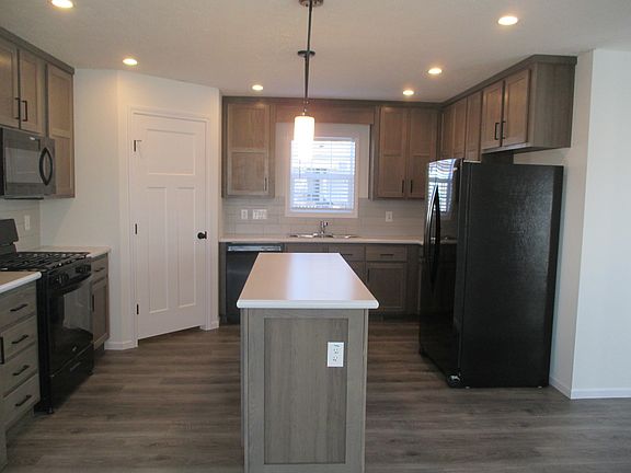 4th image of 13937 Wilson Dr