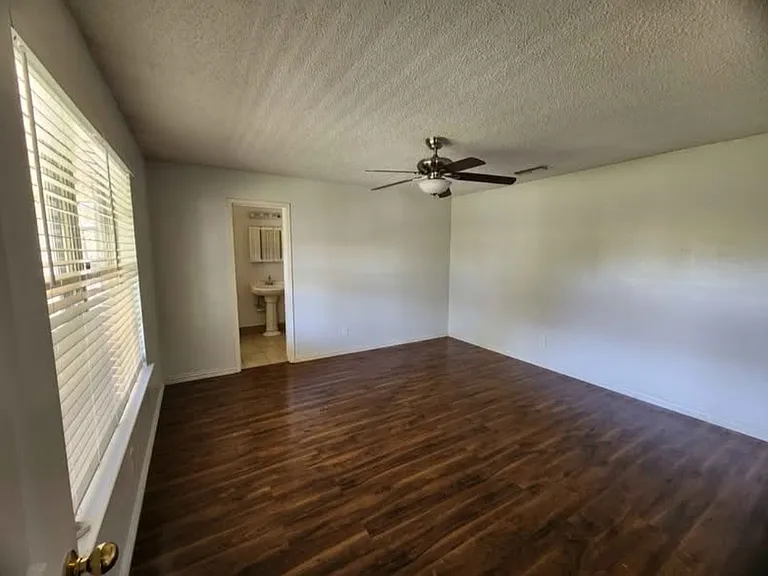 6460 Old Mill Cir — Photo 10