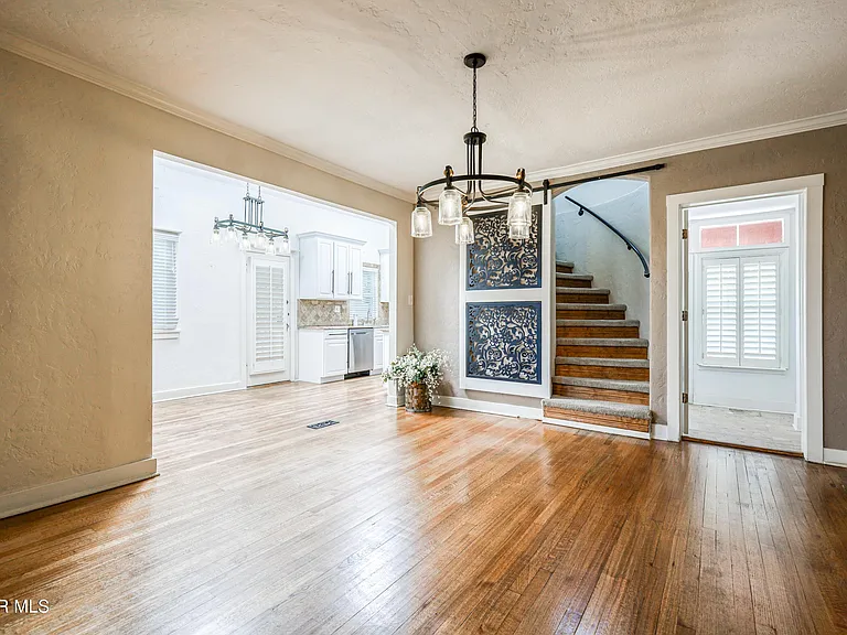 715 E Robinson Ave — Photo 9