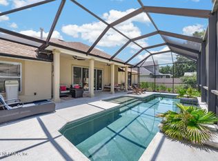 676 Martin Lakes Dr E, Jacksonville, FL 32220