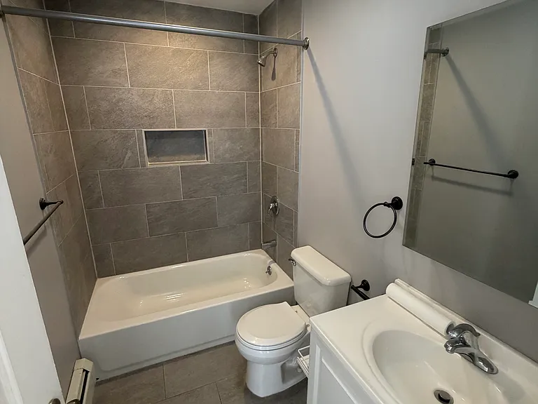 458 Livingston St #2 — Photo 6