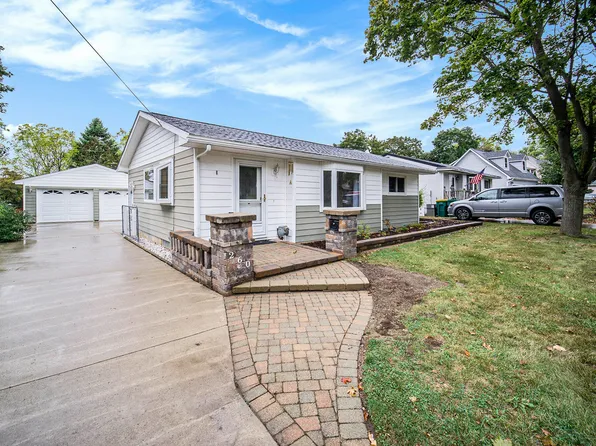 260 Mark Hannah Ct, Saline, MI 48176