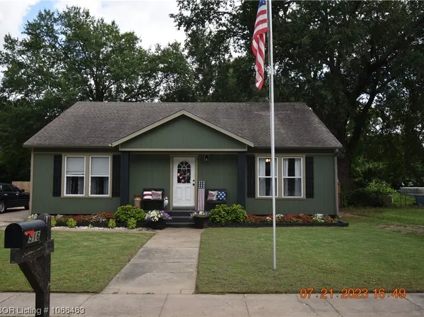 516 E Chickasaw Ave, Sallisaw, OK 74955