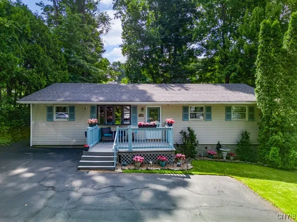 710 Buchanan Rd, Utica, NY 13502