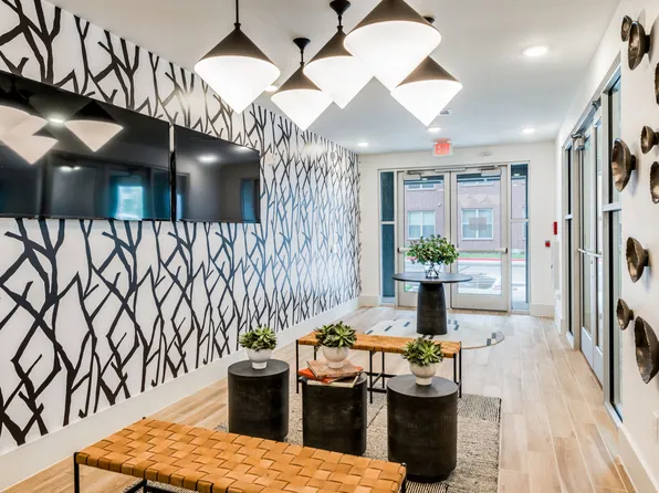 Palladium East Foster Crossing