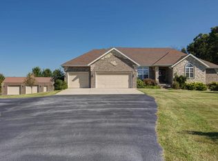 3033 E Southernview Rd, Ozark, MO 65721