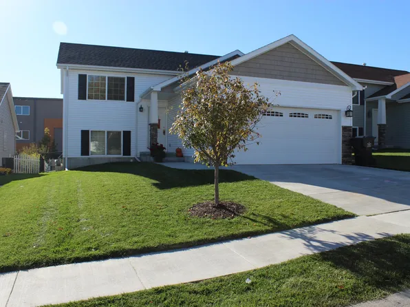 5130 NW Pemberly Ln, Lincoln, NE 68521