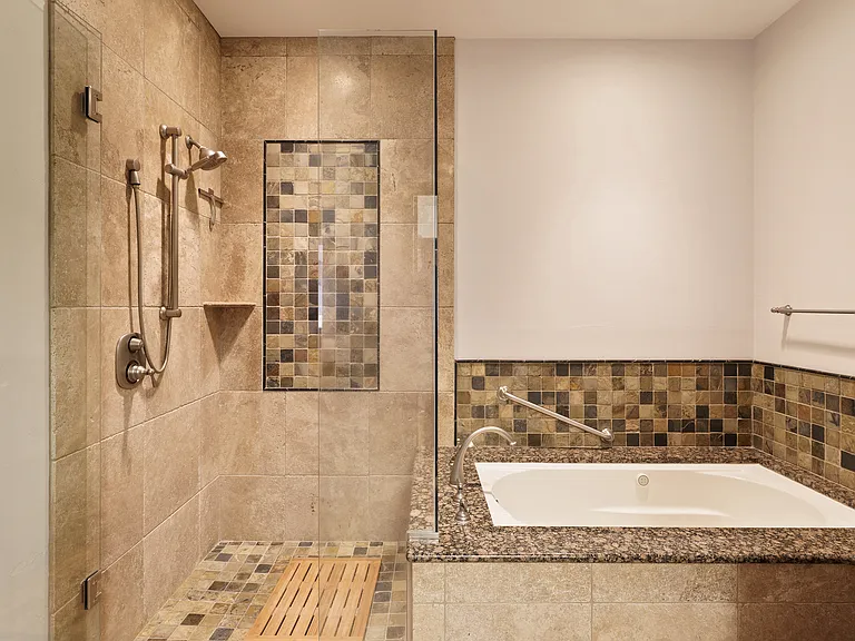 363 SW Bluff Dr #102 — Photo 26