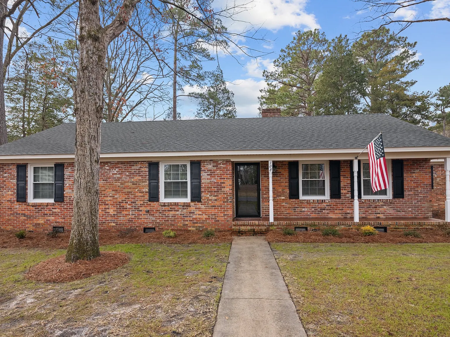 4 bed, 2724 sqft, $3,000 — Photo 2
