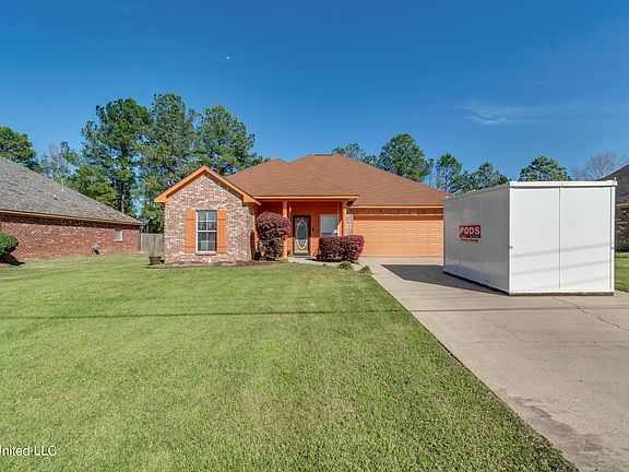 3rd image of 633 Woodland Dr