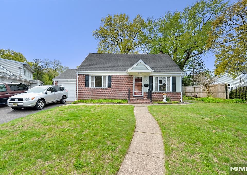 1st image of 10 Williamson Pl