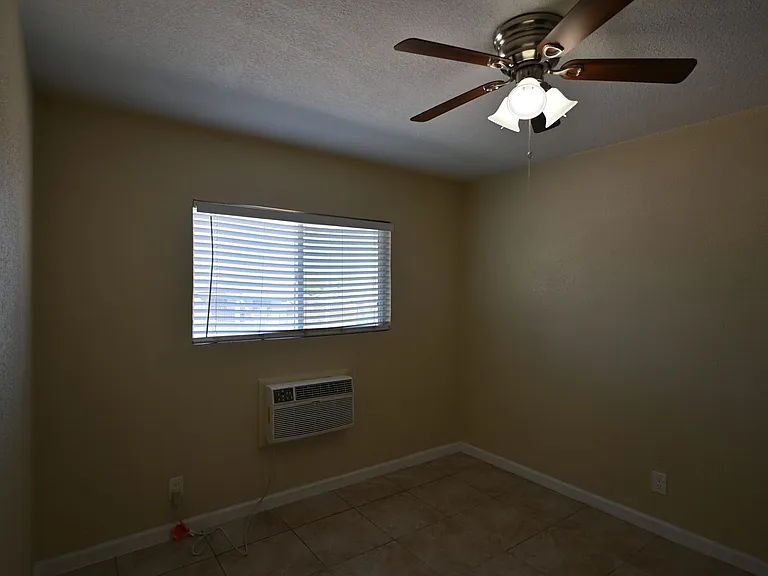 320 N 16th St #1 — Photo 15